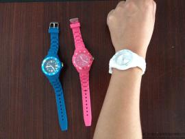 德力达硅橡胶制品提供加工定制硅胶果冻手表带